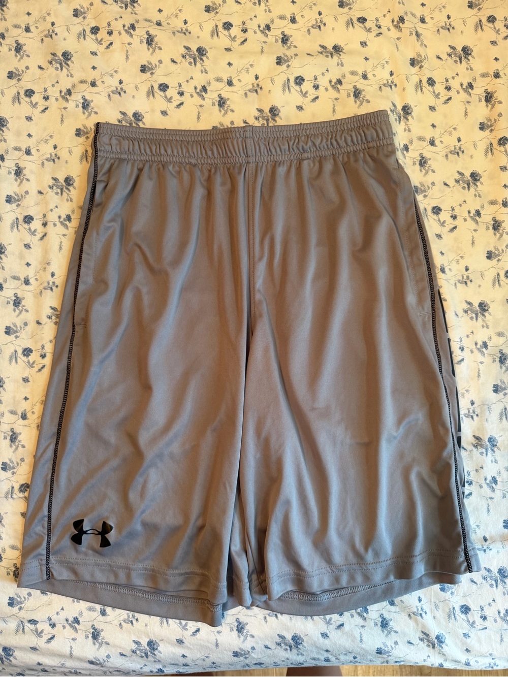 Under Armour Men's Gray Athletic Training Shorts
